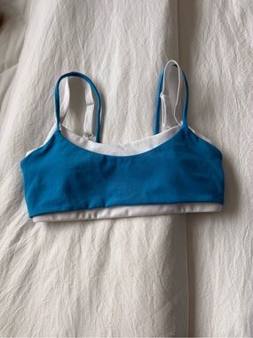 FORM layered sports bra
